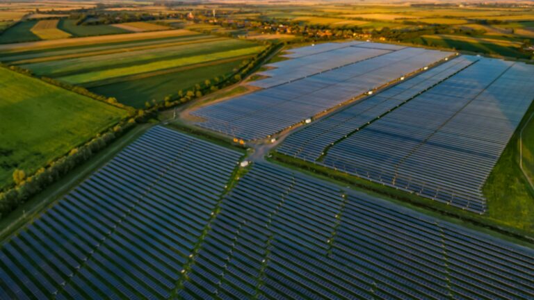 EXTOR Energy – sikeresen zárult Magyarország egyik legnagyobb forgatós PV erőmű EPC projektje