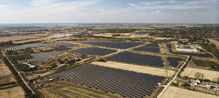 Újabb napelemparkkal és energiatárolóval erősít a MOL